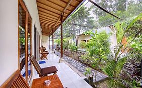Hostal Ari La Casa